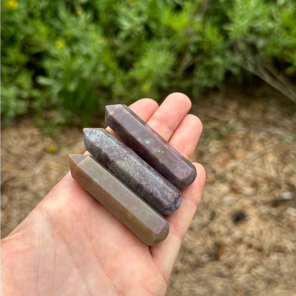 Agate stand up gem points